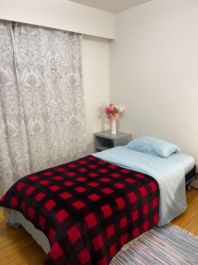 Zon's room