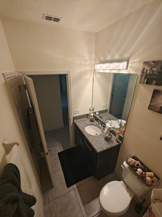 Ricardo's room