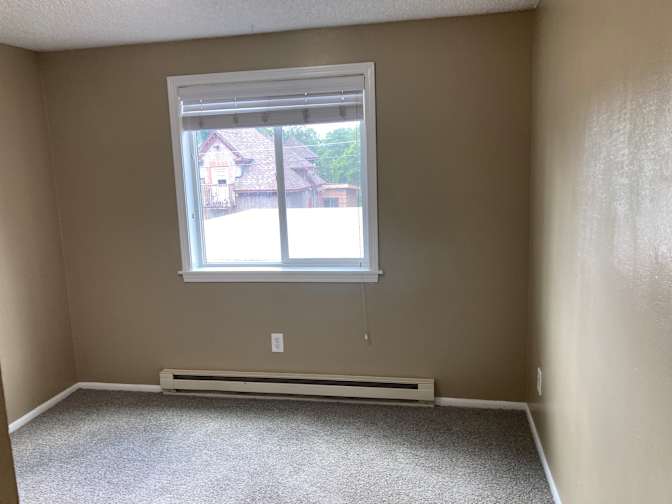 Gray's room