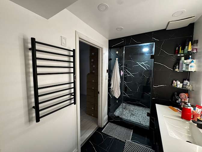 Natasha Mendes's room