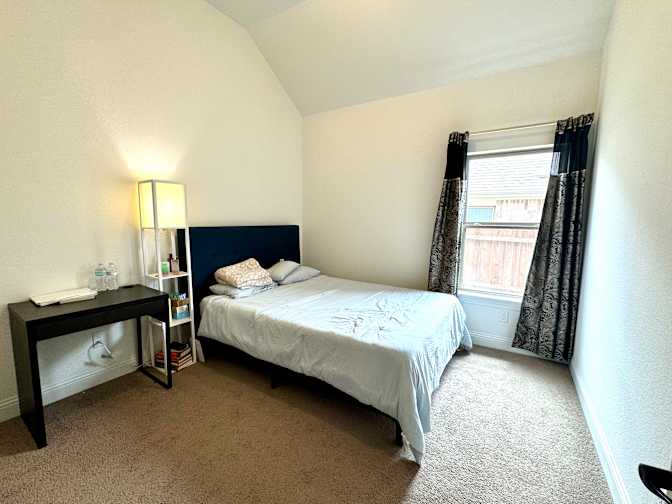 Travisnguyen's room