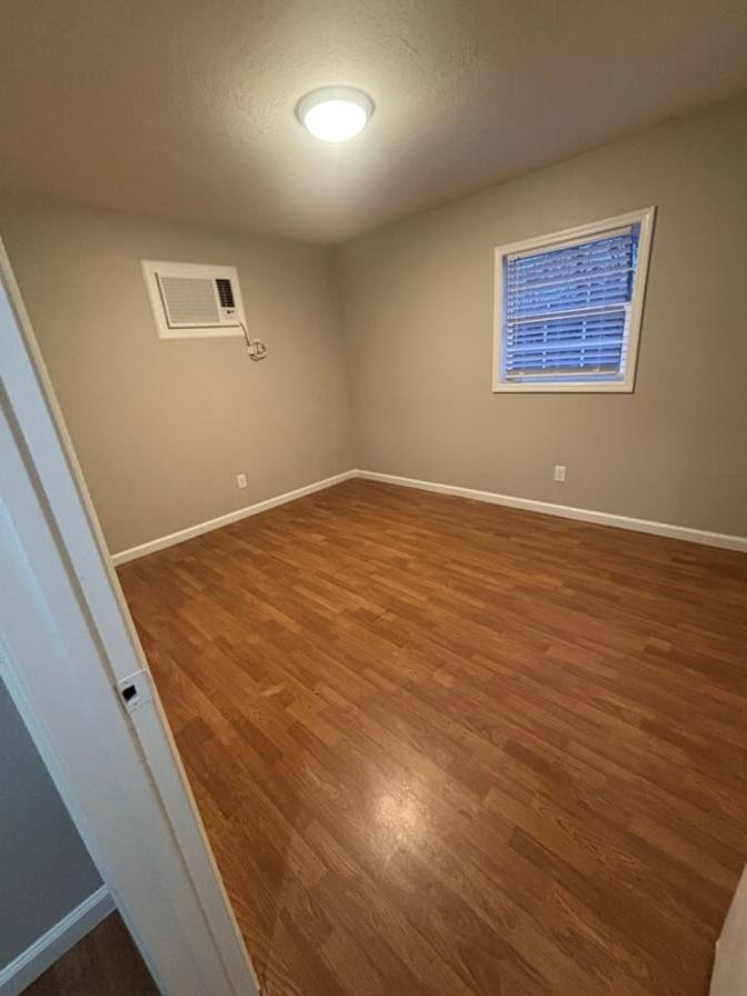 Alcove Rooms's room