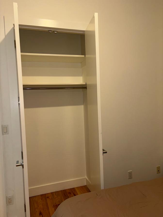 BROOKLYN APARTMENT SHARE LONG OR SHORT TERM's room