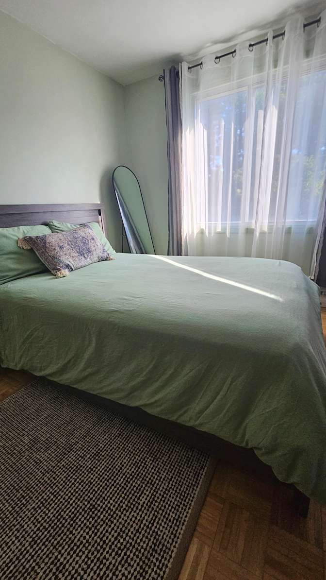 stacy-ann's room