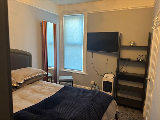 Newly furnished and decorated's room