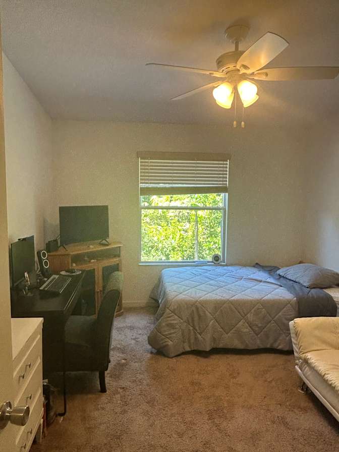 Ena's room
