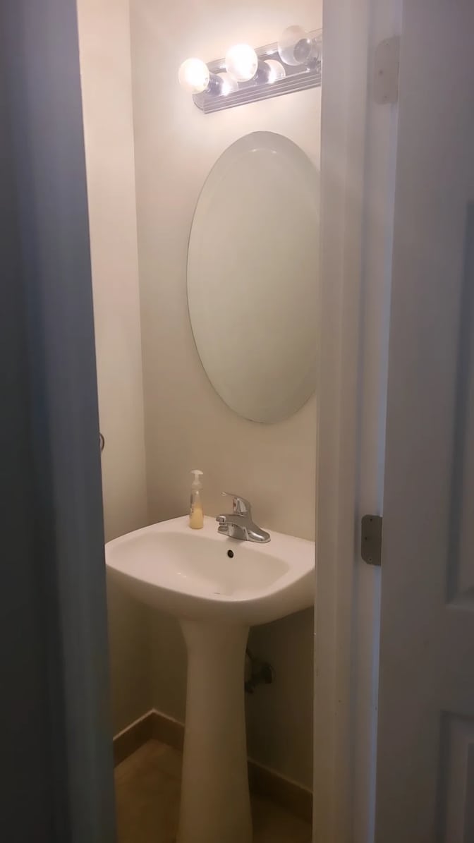 Aura's room