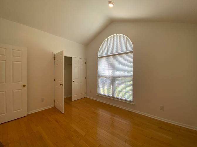 Alcove Rooms's room