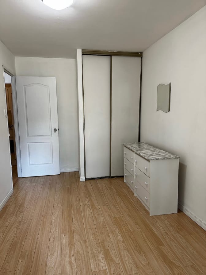 KTNA's room