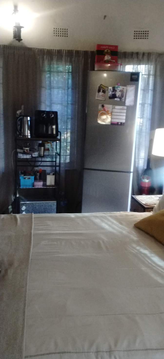 Vaal's room