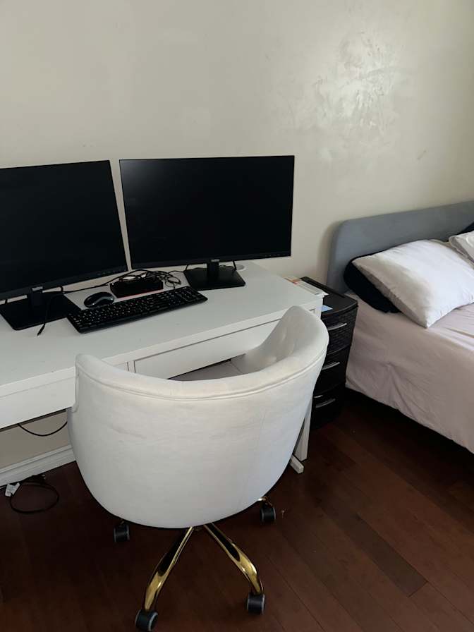 Olapo akinwumi's room