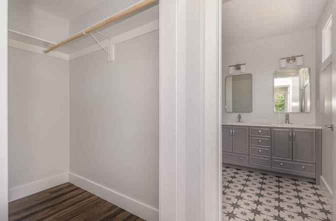 Alcove Rooms's room