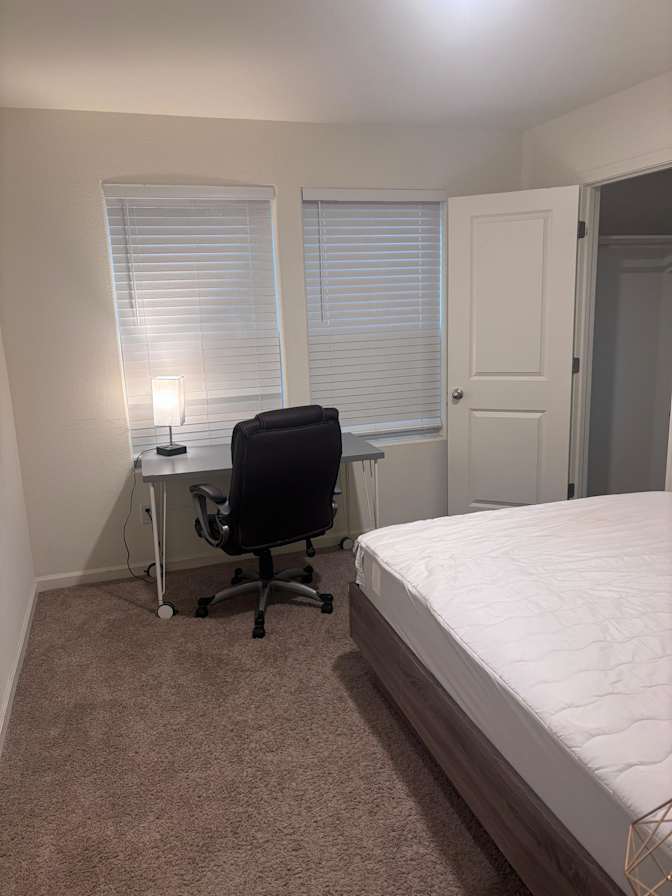 Lara M's room