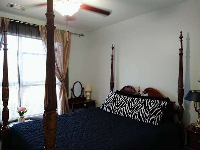 Liz's room
