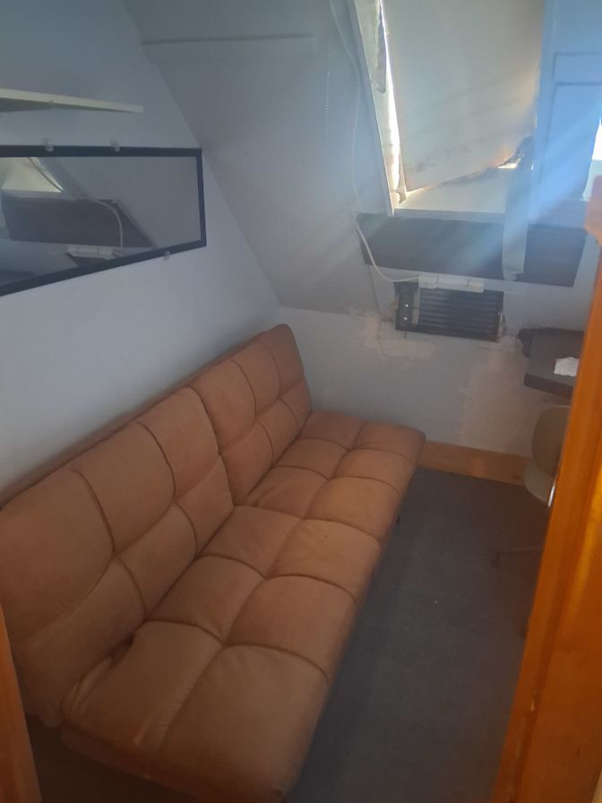 Alan Quest's room