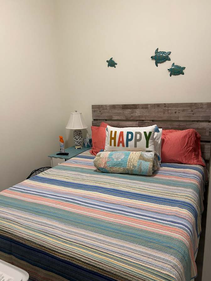 Lynn's room