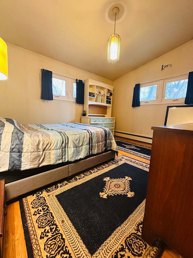 Etienne's room