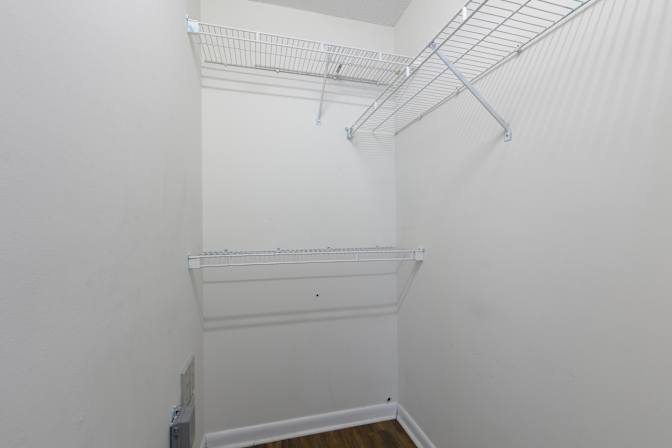 Alcove Rooms's room