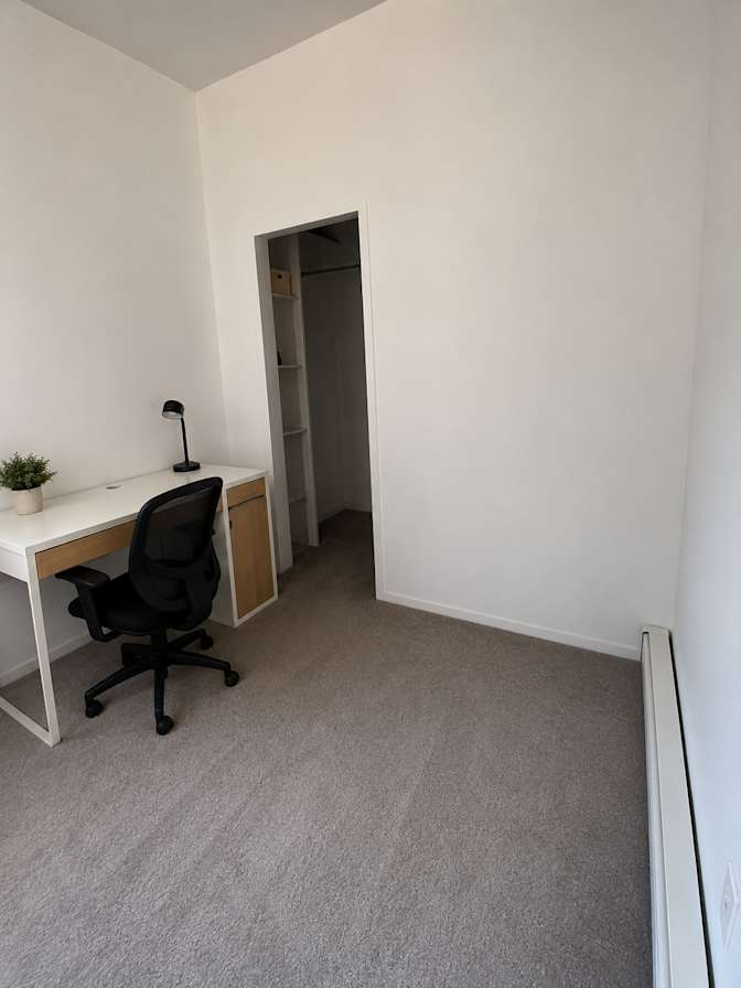 Issa's room