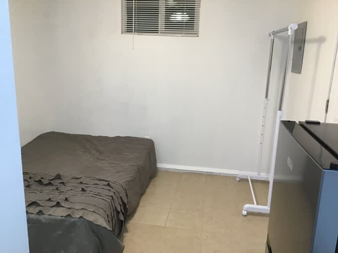 B's's room