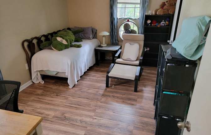Goldie's room