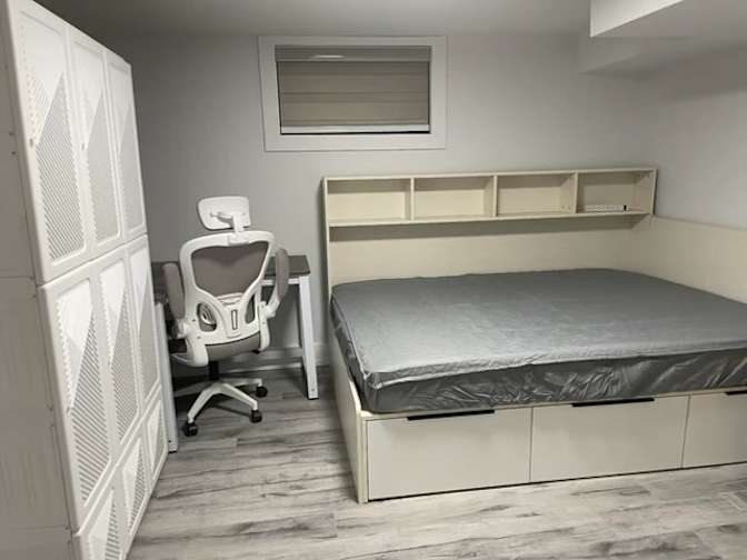 Dean Holmes's room