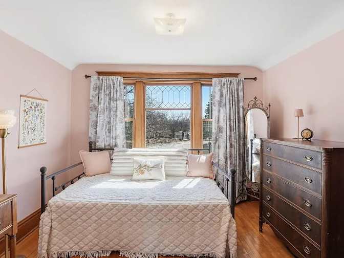Hannah's room