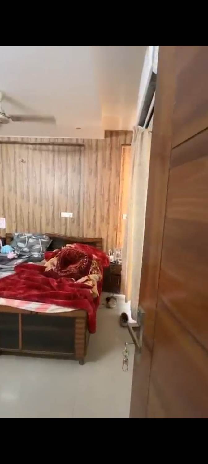 Paridhi's room