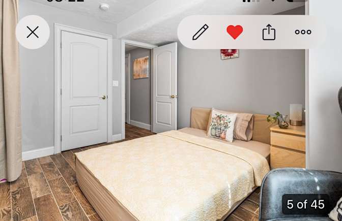 Pragya Agarwal's room