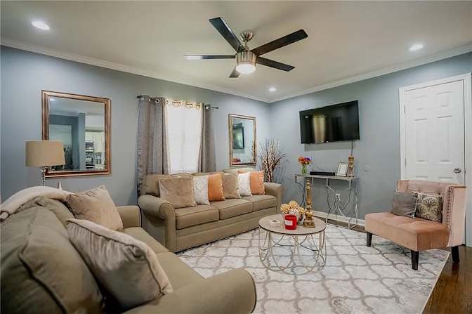 Alcove Rooms's room