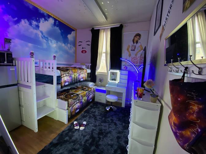 Amari's room