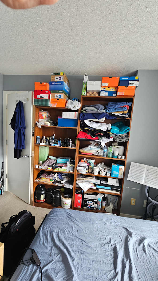 Pouria Ahmadipour's room
