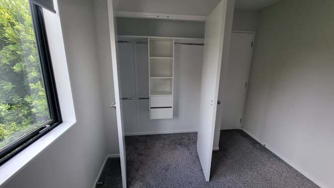 Bita Pilzoor's room