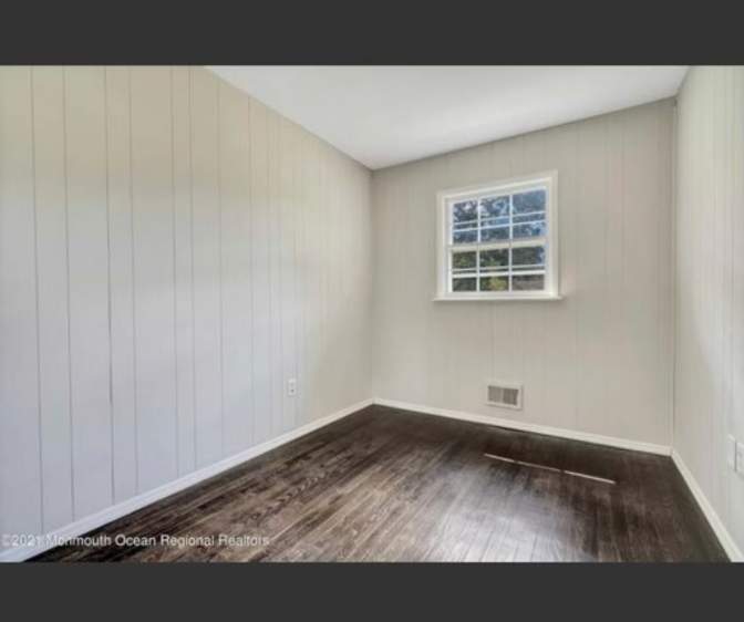 Elaysia's room