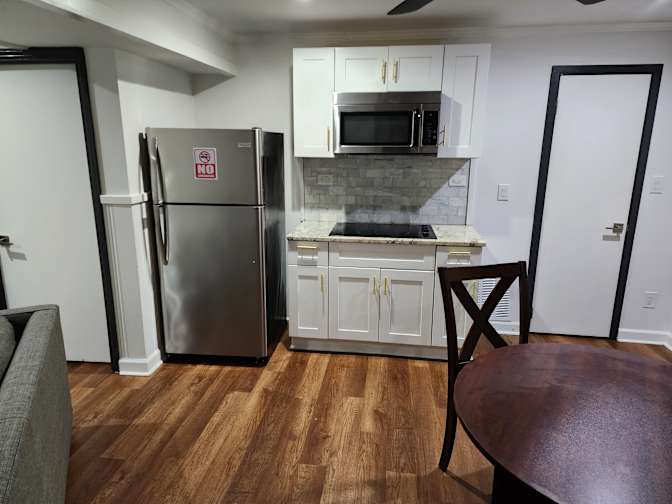 CL&C Property Management and Consulting's room