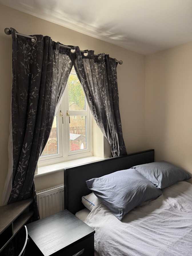 Azhar thompson's room
