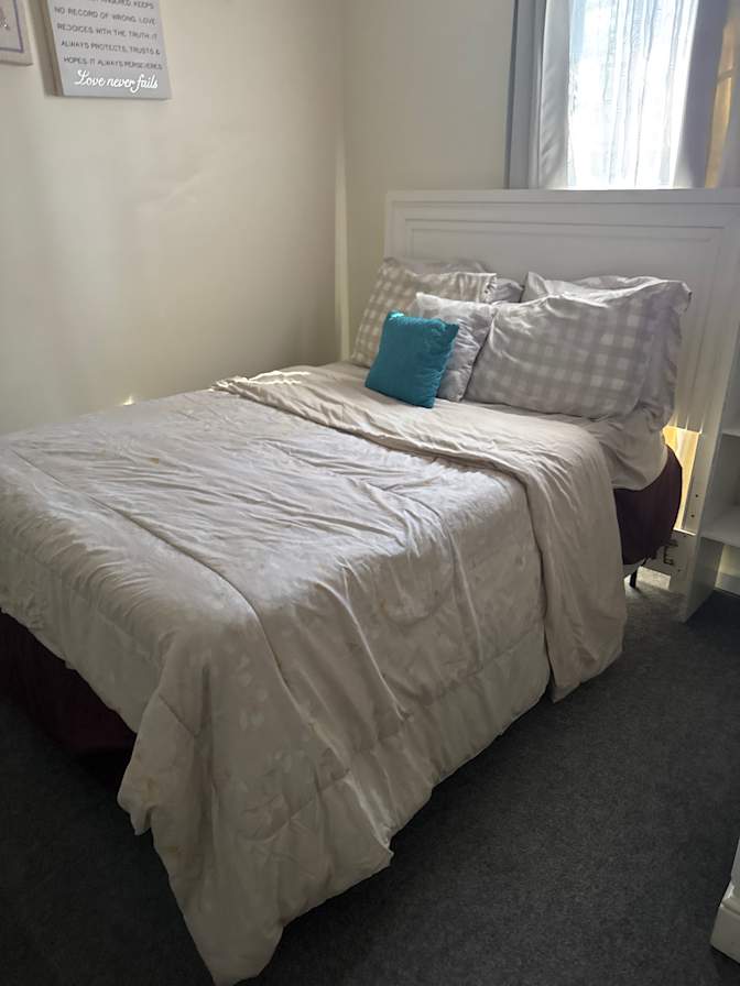 Kayla Jefferies's room
