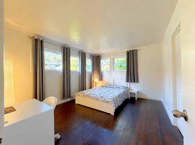 Shirin's room