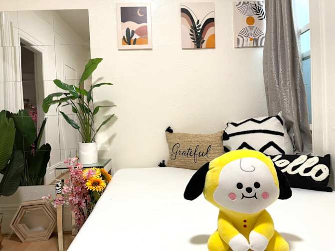 Suzie  Leung's room