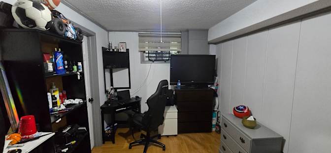 Yun Sim's room