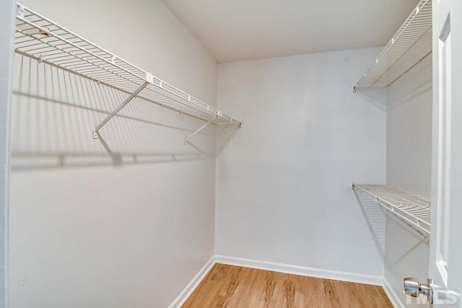 Alcove Rooms's room