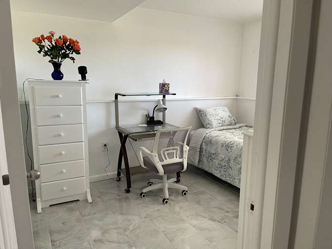 Carmen Hobbs's room
