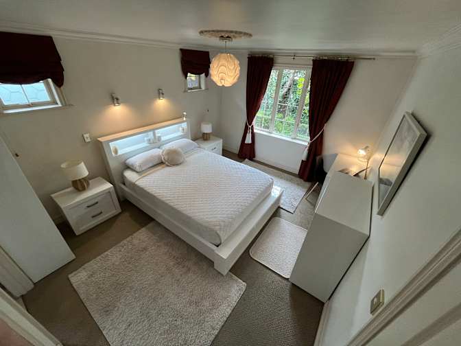 john Findlay's room