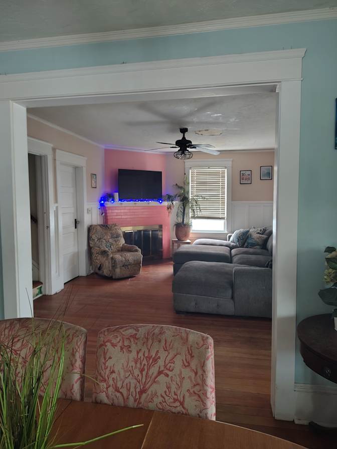 Melissa L Cox's room