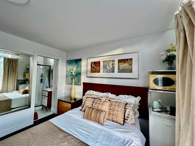 Xiaoye ( Zoe)'s room