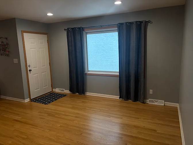 REVEREND.WILLIAMS's room