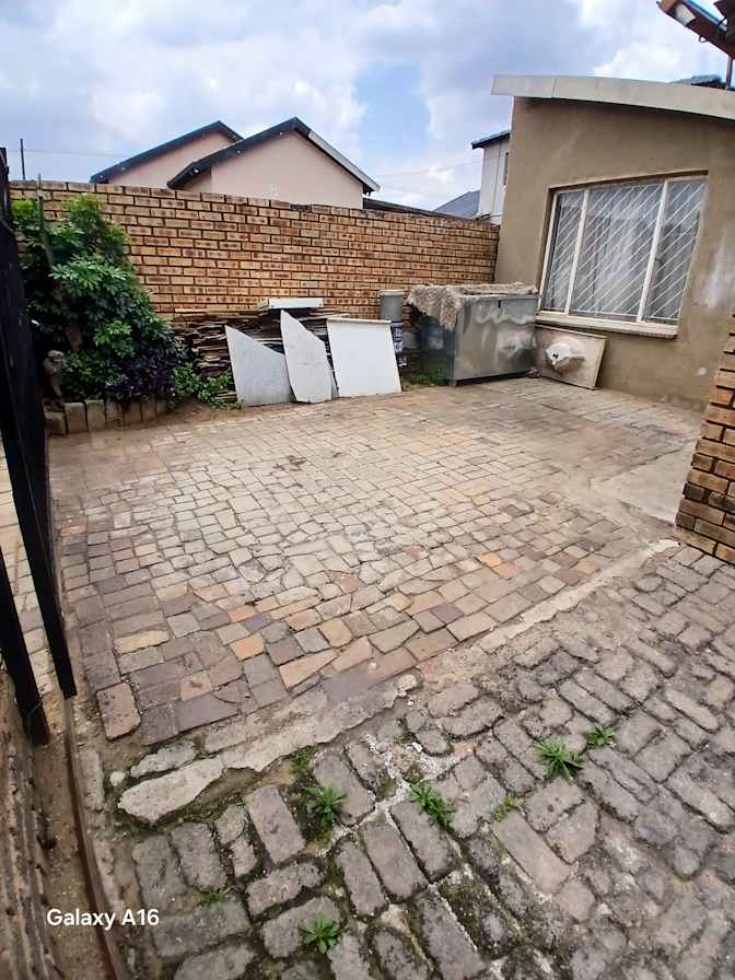 Tebogo Dube's room