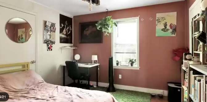Reynaldo's room