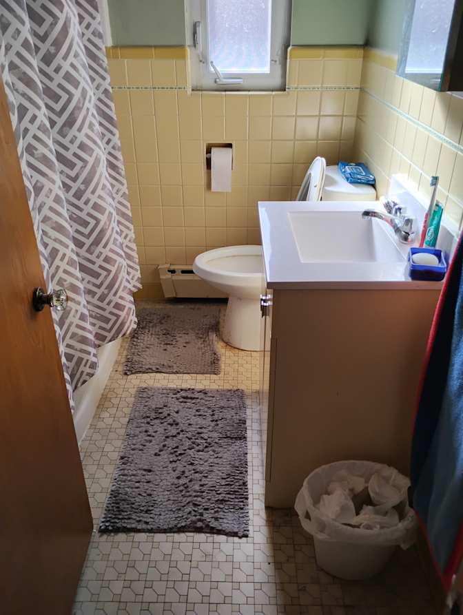 Stephen Tomasella's room