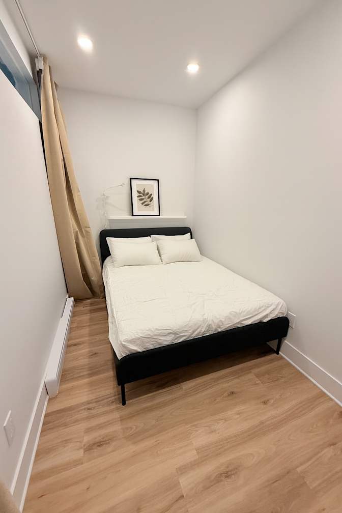 HelloMontreal's room